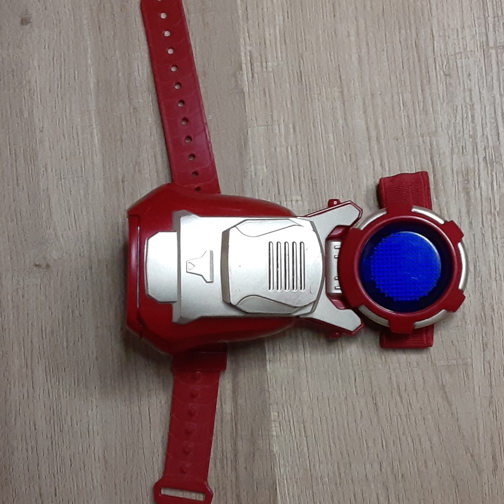 Hasbro marvel Iron Man Arc FX Wrist Repulsor